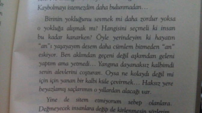 Birinin yokluğunu sevmek mi daha zor yoksa yokluğuna alışmak mı?