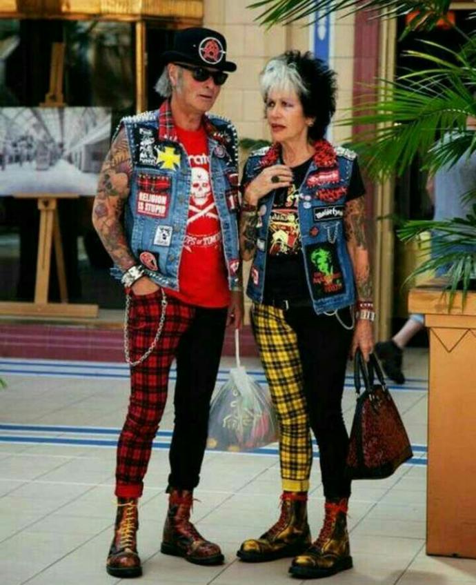 gothic giyimi nasıl sizce????