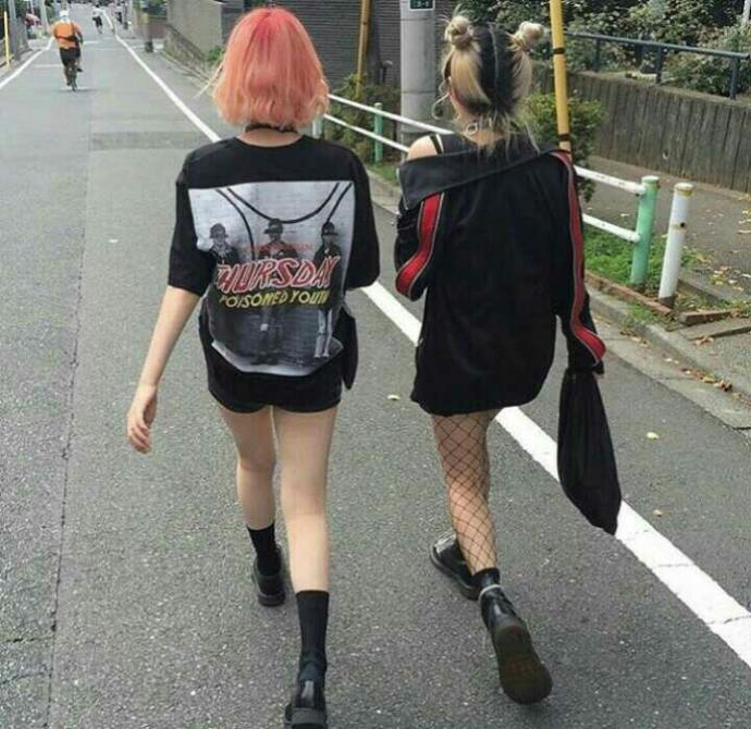 gothic giyimi nasıl sizce????