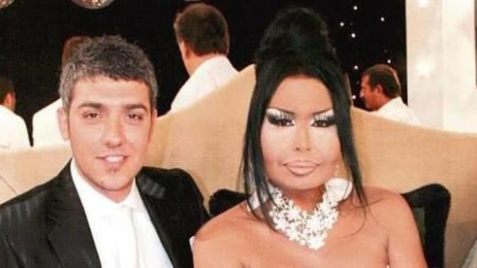 Sabah Sabah Aklıma Bu Soru Geldi , Bülent Ersoy Evlendiğinde Adamlarla seks Yaptımı Yapıyormu?