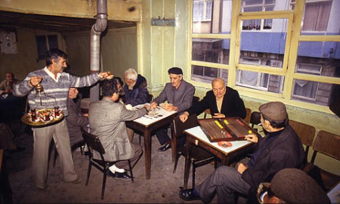 Her akşam kahveye giden bir eşiniz olsa bu durumu nasıl karşılardınız?