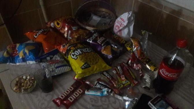 Bugün cheat day günüm abur cubur seven var mı?