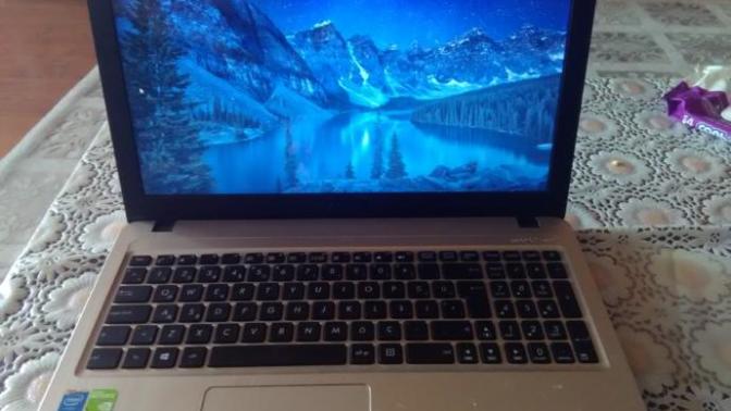 Neolur Yardım Edin Asus Sonicmaster laptopum açılıyor ama sadece duvar kağıdı var napıcam?