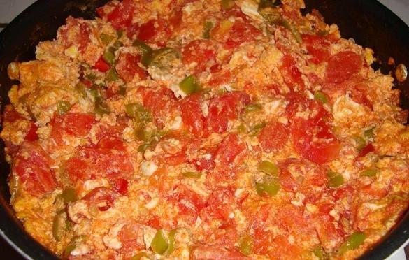 Sizce menemen soğanlı mı yoksa soğansız mı olur?