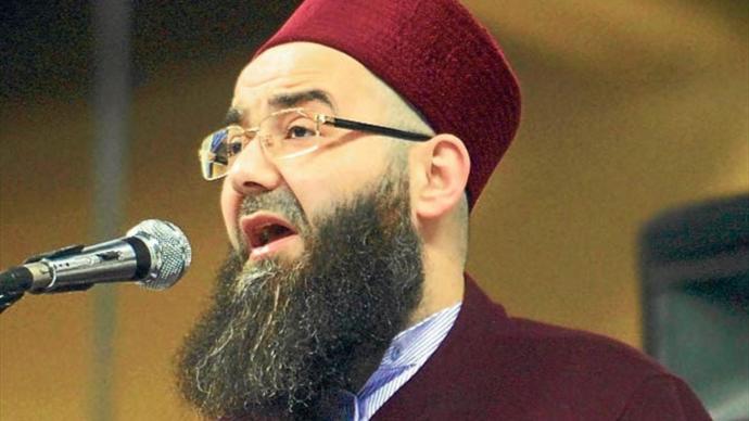 Cübbeli Ahmet Hoca hakkında ne düşünüyorsunuz?