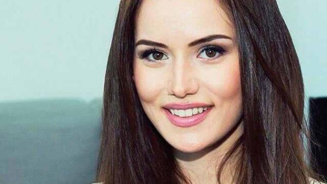 Fahriye Evcen çok güzel değil mi sizce?
