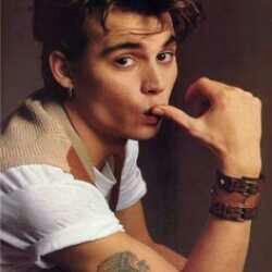 kızlar neden johnny depp??