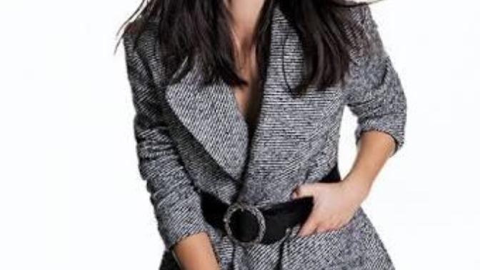 Sizce Demet Özdemir güzel mi?