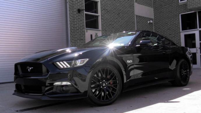 1969 model Mustang mı yoksa 2017 model Mustang mı?