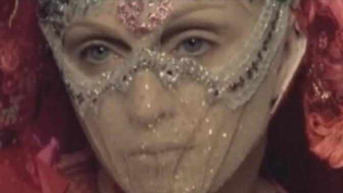 Madonna'dan Konya'daki Mevlana türbesine ziyaret! Pek çok yabancı ünlünün Mevlana'ya olan merakının nedeni nedir sizce?