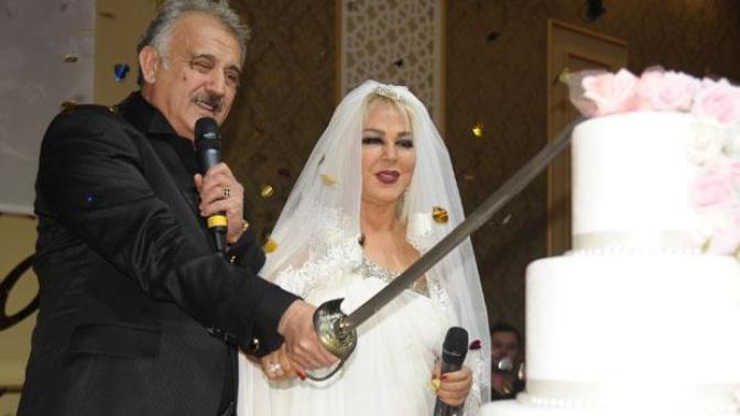 Safiye Soyman ve Faik Öztürk'ün evlilik şovu! "Yıllarca süren bir evlilik mi isterdiniz, yoksa yıllarca süren bir ilişki" mi?