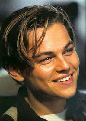 Kızlar, Sizce Bu Adam Yakışıklı Mı ?? ( Leonardo Dicaprio ) ? Not : Dünyanın En Yakışıklı Erkeği Olarak Biliniyor . . . ? ? ?