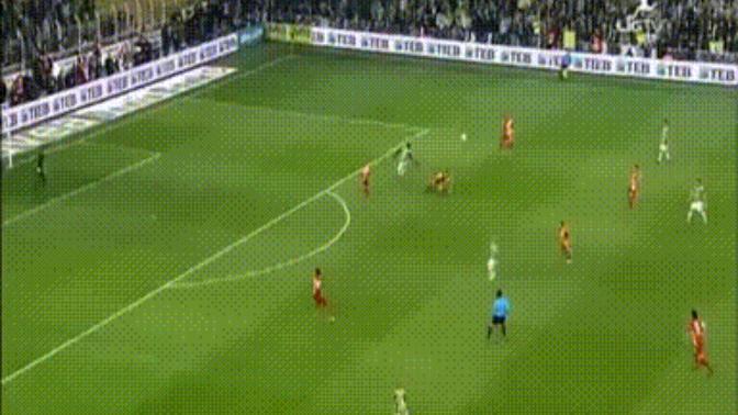 Erkekler, Alex mi, Sneijder mi?