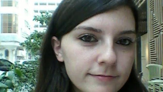 Her Şeyin En İyisini Hakettiğini Düşünen Kız?