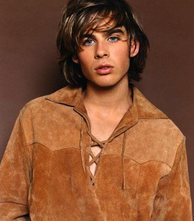 ıan somerhalder ın aslında kepçe kulaklı oldugunu bılıyomuydunuz resme bakın 