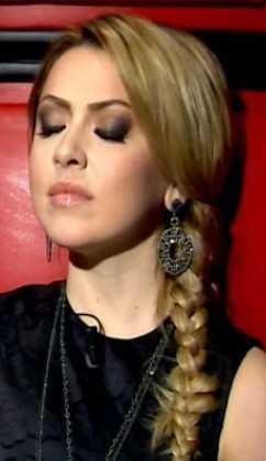 Hadise Açıkgöz mü, Hadise Kapalıgöz mü??