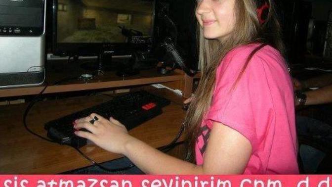 Gamer kızlar hakkında ne düşünüyorsunuz iyi oyuncular mı sizce? Var mı oyun bağımlısı kızlar?