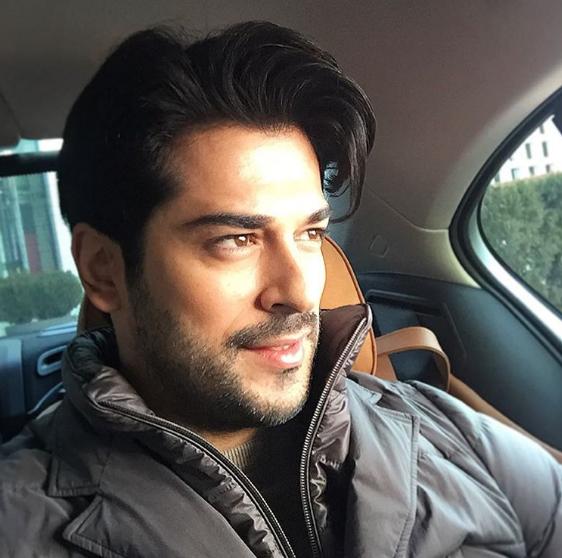 Burak Özçivit mi, Nick Bateman mı?