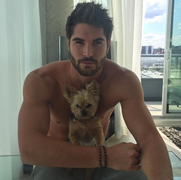 Burak Özçivit mi, Nick Bateman mı?