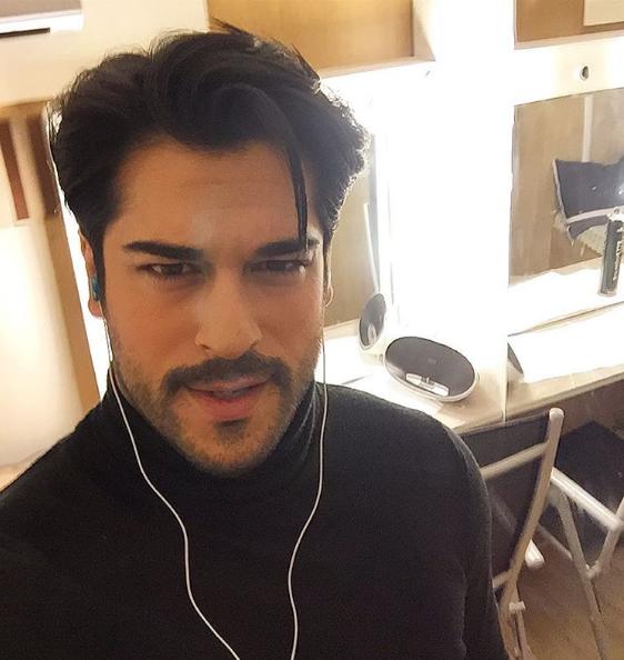 Burak Özçivit mi, Nick Bateman mı?