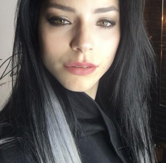 Merve Boluğur bir bana mı itici geliyor acaba ?