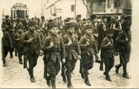 Bugün 18  Mart  Çanakkale Zaferi. Çanakkale size hangi duyguları çağrıştırıyor?