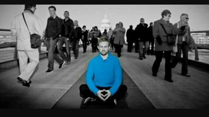 Alıştıgın kişiyi kaybedince herkes gitmiş gibi hissediyor musun?