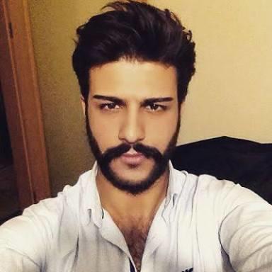 Sizce bu Barış Egemen yakışıklı mı(Bütün şıkları okuyun lütfen)?