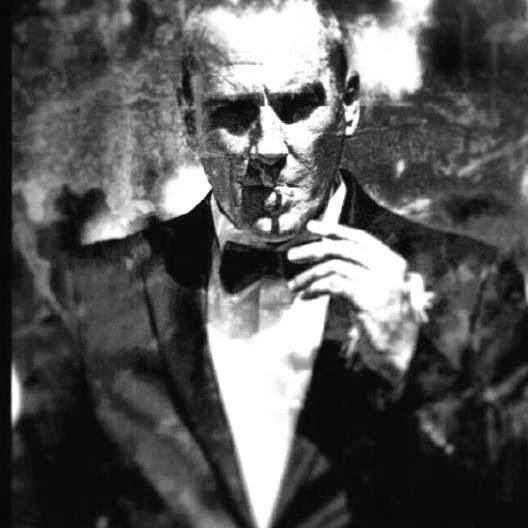 M. Kemal Atatürk ve Rust Cohle'ye (True Detectice) sigara bu kadar mı yakısır yahu ?