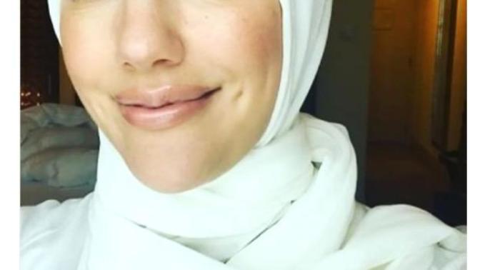 Meryem Uzerli başörtüsü takıp Arabistan'a gideceğini söylemiş. Son dakika kapanan ünlüleri samimi buluyor musunuz?