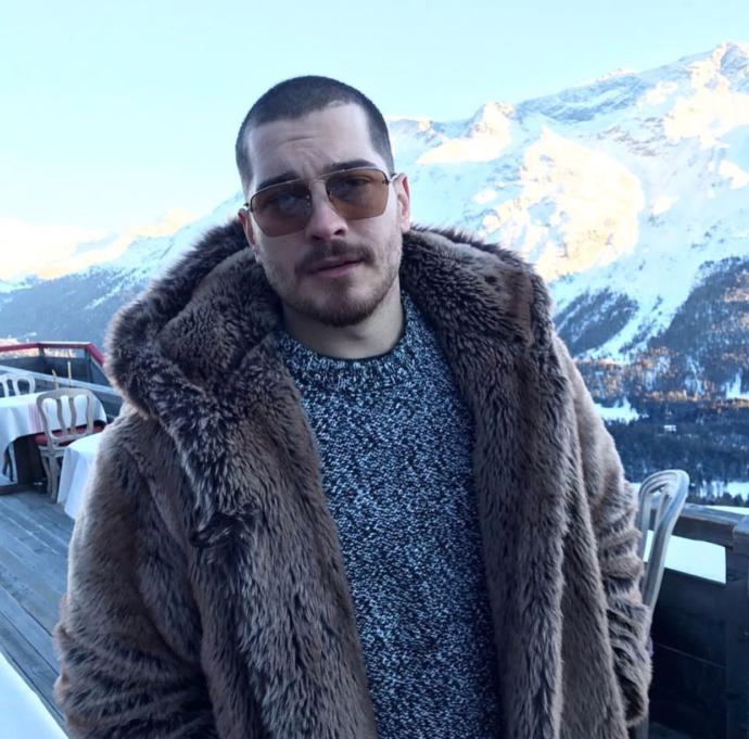 Cagatay Ulusoy mu yoksa Burak Özcivit mi daha yakisikli?