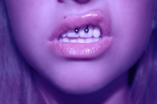 smiley piercing
