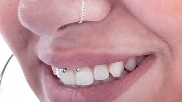 Evde smiley piercing nasıl yapabilirim?