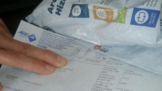 Aras kargo çük kadar pakete sırf anlaşmasız gönderildi diye 20 lira aldı. Daha kazık fiyata taşıyan başka kargo tanıyor musunuz?