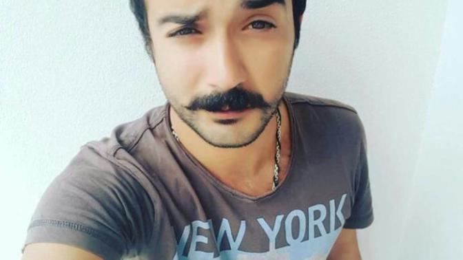 Bıyıklar Protez Mi? Yoksa Devam mı etmeli?😂?
