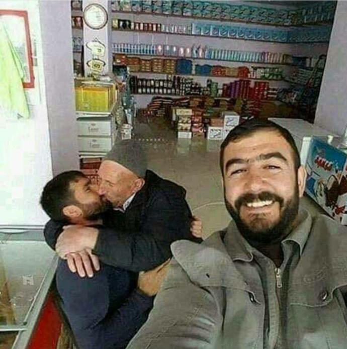 Bu amcalar ne yapıyor?