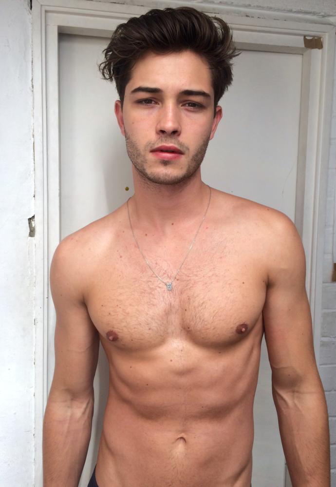 Francisco lachowski yakısıklımı nasıl buluyorsunuz?