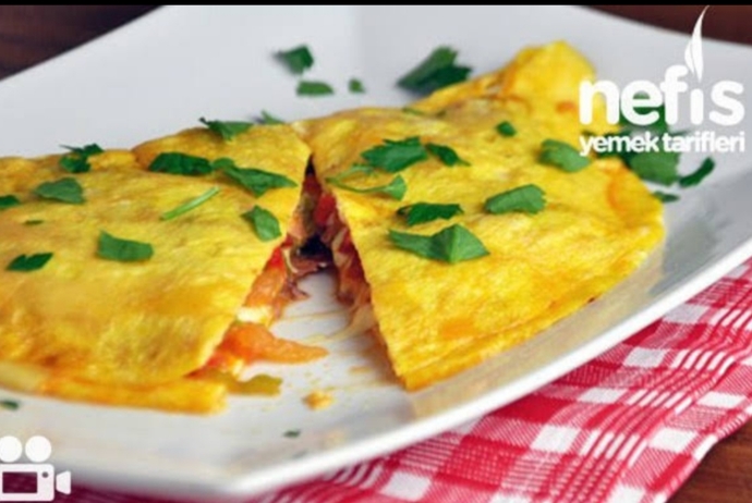 Soğanlı biberli omlet