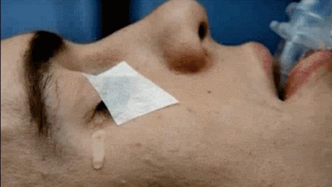 Girdiğiniz bir ameliyatta size yapılan anestezi işe yaramadı ve bütün acıyı hissettiniz. Uyandıktan sonra tepkiniz ne olurdu?