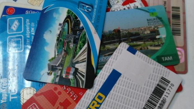 Cebinizde cüzdanınızda ne kadar kart var?