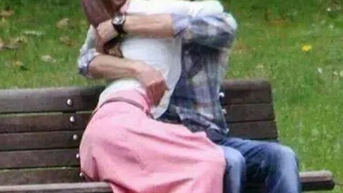 Öpüşme konusunda kızlar mı? Erkekler mi? Israrcı?