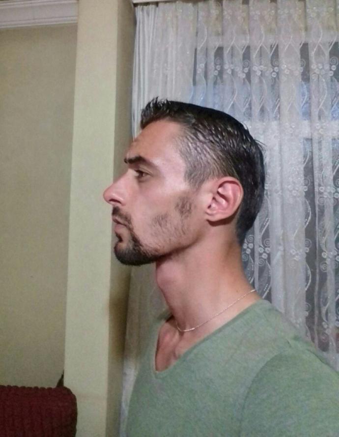 Ağzım yüzüm yamuk yalak mıyım??