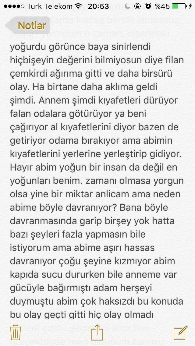 Abimle bana farklı davranıyor?