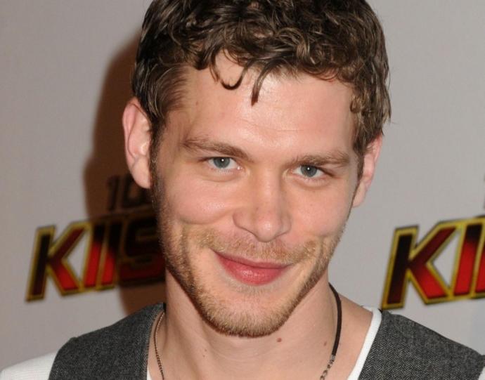 Joseph Morgan çok yakışıklı değil mi?