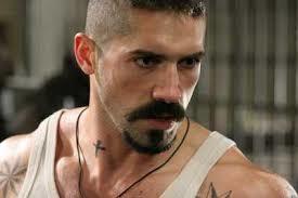 Yuri Boyka gibi bir kocayı nerden bulabilirim? Çok tatlı değil mi?