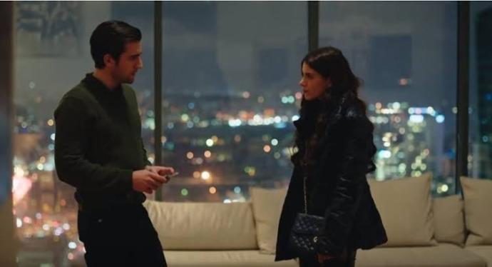 Uzaktan seven erkek nasıl davranır?