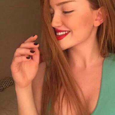 Danla Bilic Çok Güzel Değil mi??