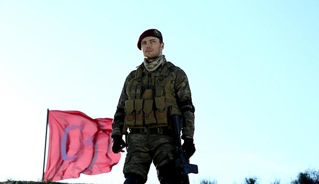 Tolga Sarıtaş çok yakışıklı değil mi ya?