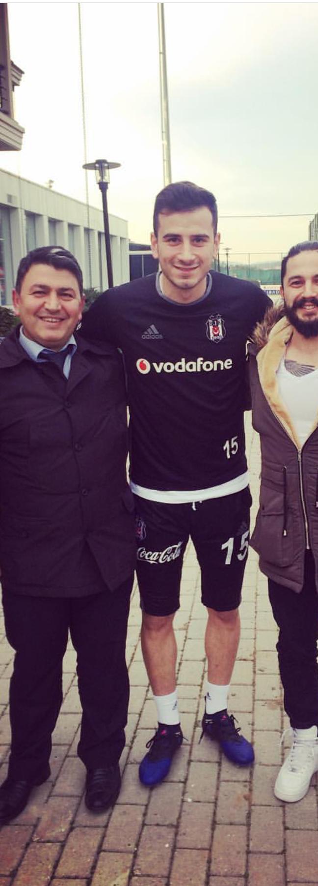 Oğuzhan Özyakup sizce yakısıklı mı?