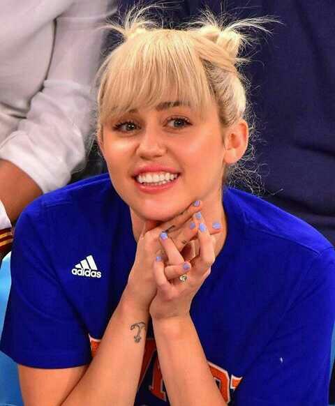 Miley Cyrus çok güzel değil mi??